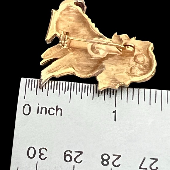 Gold tone Dog brooch with red rhinestones eyes - Picture 8 of 8